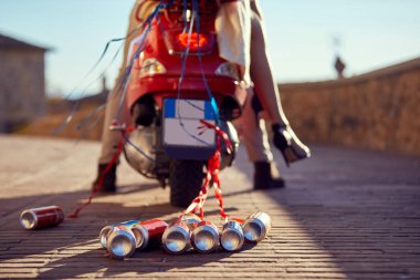 Sevgililer Günü 'nde motosiklet süren evli bir çift..