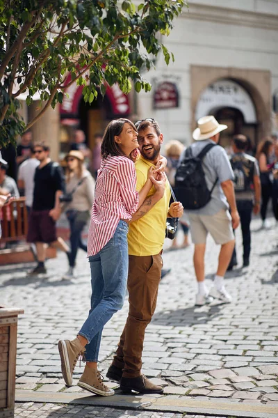 Älskade man och kvinna på semester. — Stockfoto