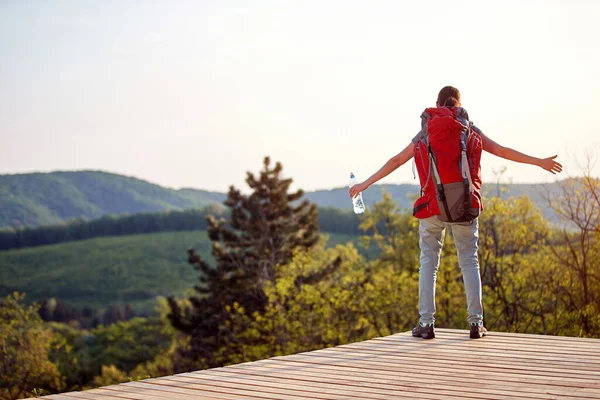 Young Woman Enjoying Nature Arms Spread Viewpoint Mountain Positive Energy — Stock Photo, Image