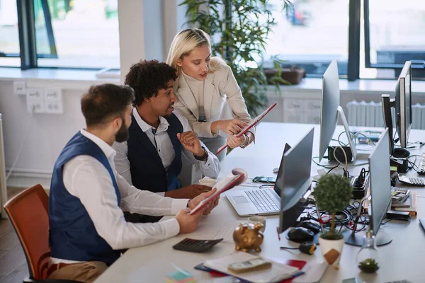 Trabalho Bem Sucedido Feito Pela Equipe Escritório Conceito Líder Equipe — Fotografia de Stock