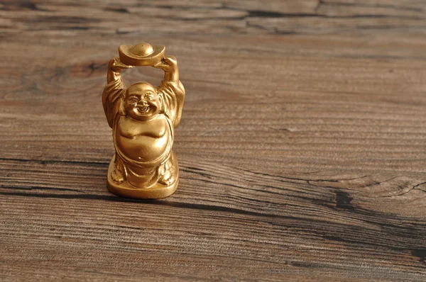 Statyett av skratt och glada golden Buddha — Stockfoto