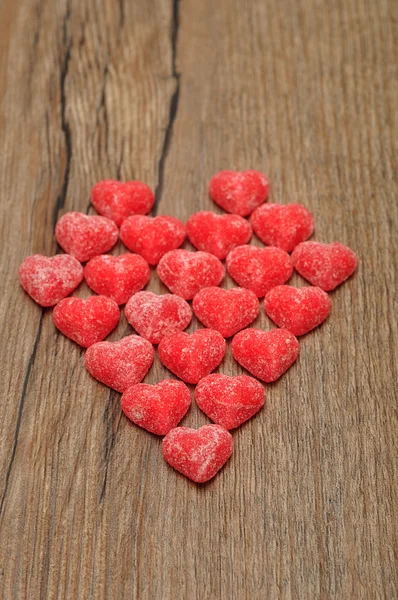 Serca, wykonane z serca o sugarcoated kształcie cukierków na Walentynki — Zdjęcie stockowe