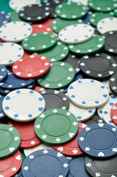 Poker fişleri ile sığ derinlik-in tarla — Stok fotoğraf