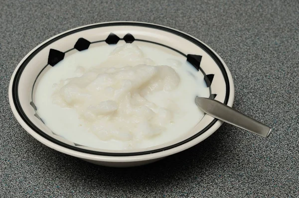 Mısır yapılan geleneksel Güney Afrikalı kahvaltı püresi 