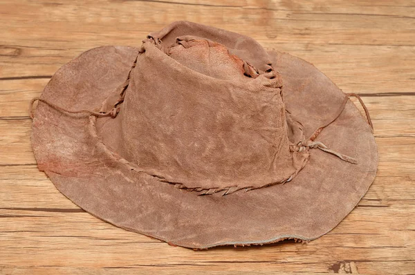 Een oude hoed bruin leder — Stockfoto