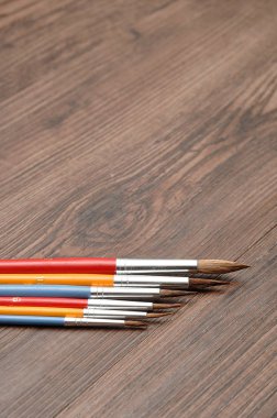 Bir grup boya fırçası.