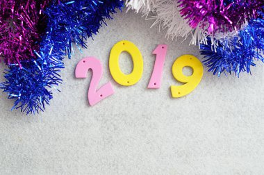 renkli cicili ile görüntülenen 2019