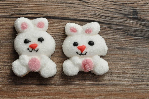 Een rij witte konijntje vorm marshmallows — Stockfoto