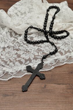 Tespih beyaz chapel peçe ile