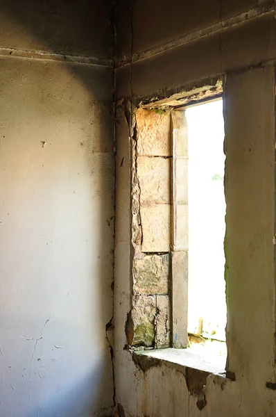 Окно Заброшенного Здания — стоковое фото