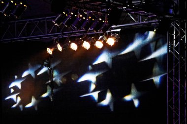 konser ışık gösterisi