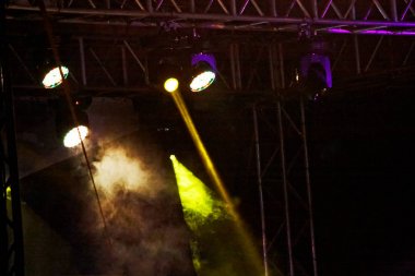 konser ışık gösterisi