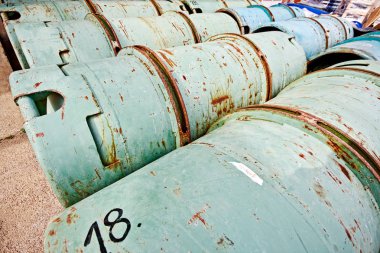 Büyük gaz şişeleri