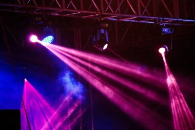 konser ışık gösterisi