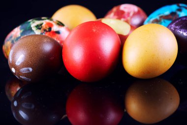 Renkli Paskalya yumurtaları