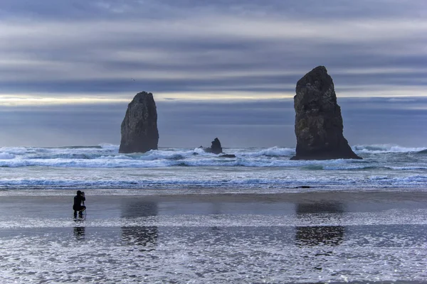 Fotograf w Cannon Beach — Zdjęcie stockowe