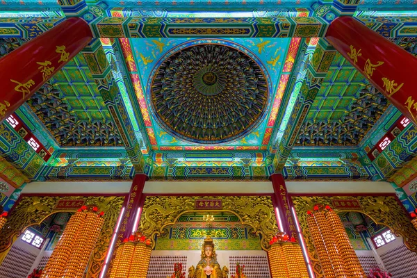 À l'intérieur du temple de Thean Hou — Photo