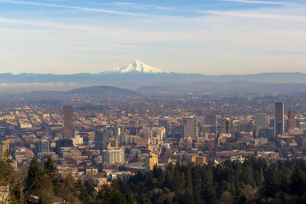 Mount Hood přes města Portland Oregon — Stock fotografie