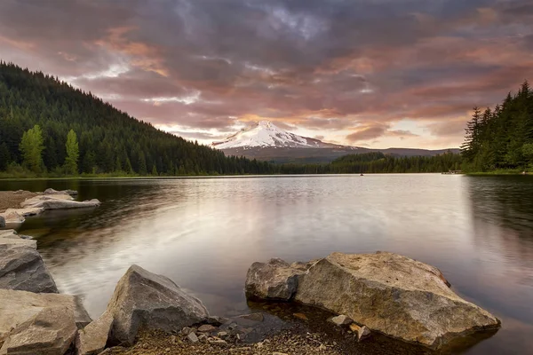Trillium Lake Sunset i Oregon - Stock-foto