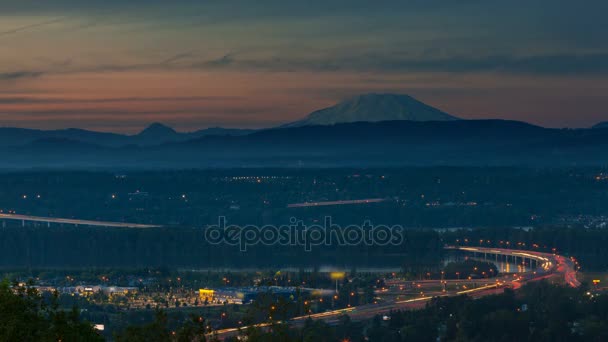 Tidsfördröjning för av i205 över Columbia River från sunset in natten ljus och vandringsleder — Stockvideo