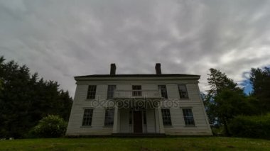 Ultra yüksek çözünürlüklü 4 k zaman atlamalı film karanlık fırtınalı bulutlar ve gökyüzü Portland Oregon 4096 x 2304 uhd evde terk