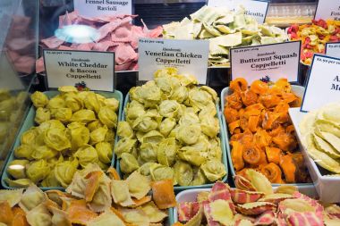 Taze el yapımı doldurulmuş makarna çeşitleri