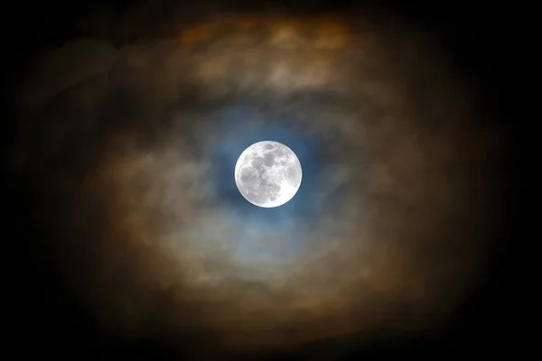 Full Moon in the Clouds — Stock Photo, Image