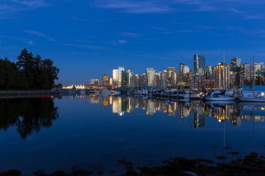 Vancouver Bc manzarası Kanada yansımasıdır mavi saat