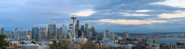 Seattle şehir manzarası Dusk Panorama Wa state ABD içinde — Stok fotoğraf