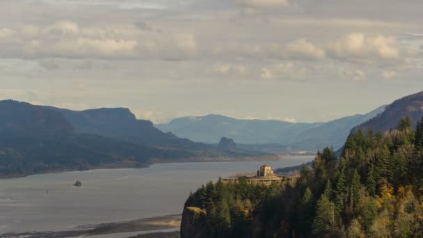 Lapso de tiempo de nubes casa Vista en Crown Point o a lo largo del Río Columbia 4k — Vídeos de Stock