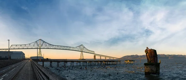 Astoria megler bridge von riverwalk panorama — Stockfoto