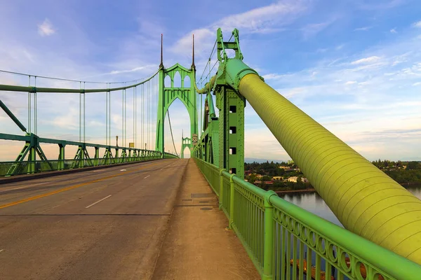 Saint Johns Köprüsü yaya kaldırım Portland Oregon — Stok fotoğraf