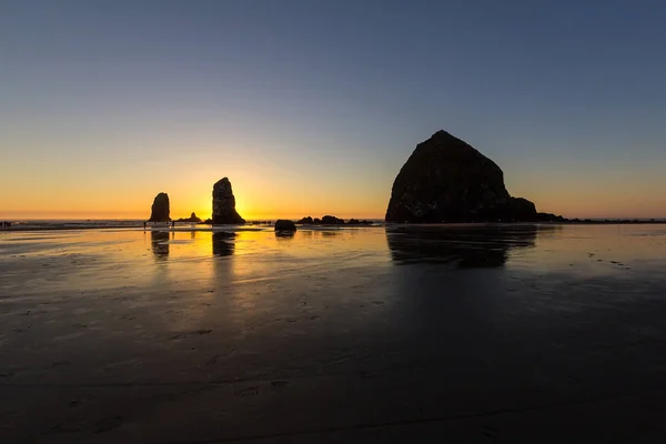 Cannon Beach EB zonsondergang in Oregon — Stockfoto