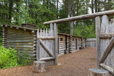 Fort Clatsop, Lewis ve Clark ulusal ve devlet Tarihi Parkı Oregon günlük kampında kapıya