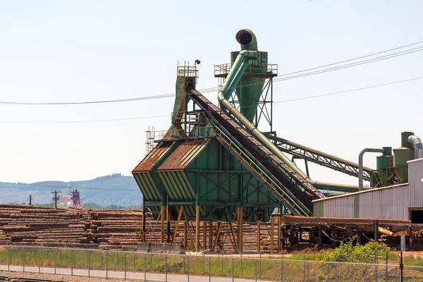 俄勒冈州的木材磨屑机械设备 — 图库照片