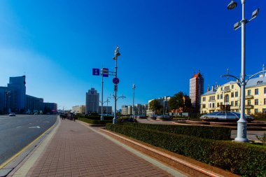 Minsk 'in tanınabilir görüntüsü. Bağımsızlık Meydanı