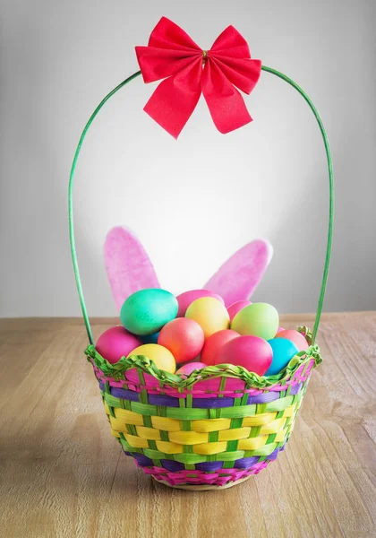 Vícebarevné velikonoční vajíčka — Stock fotografie