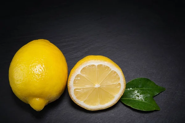 Grupo de limones frescos —  Fotos de Stock