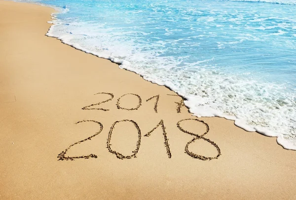 2017 및 모래에 2018 — 스톡 사진