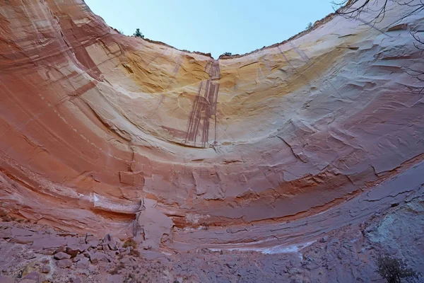 Rock formations of Echo Amphitheater near Abiquiu, New Mexico — ストック写真