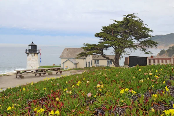 Nokta Montara Sis Sinyal Hafif Istasyonu Uzakta California Karayolu Yaklaşık — Stok fotoğraf