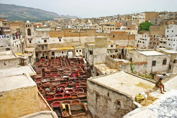 Fez Morocco Maio 2006 Skyline Cidade Vista Telhados Trabalhadores Nos — Fotografia de Stock