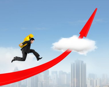Taşıma dolar işareti grafiği yukarı kırmızı ok üzerinde çalışan adam