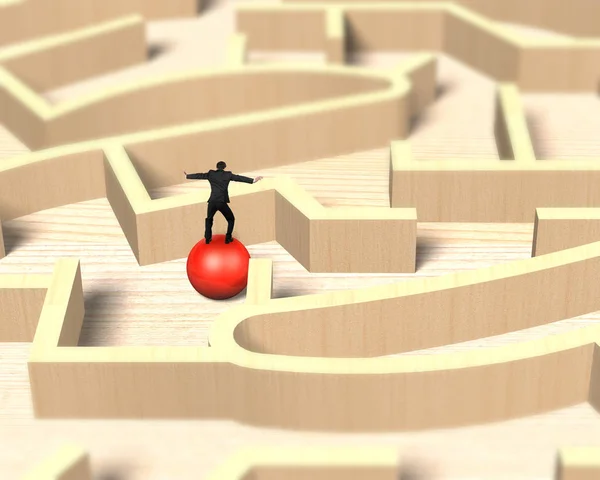 Egyensúly a piros labdát a fából készült labirintus játék az ember. — Stock Fotó