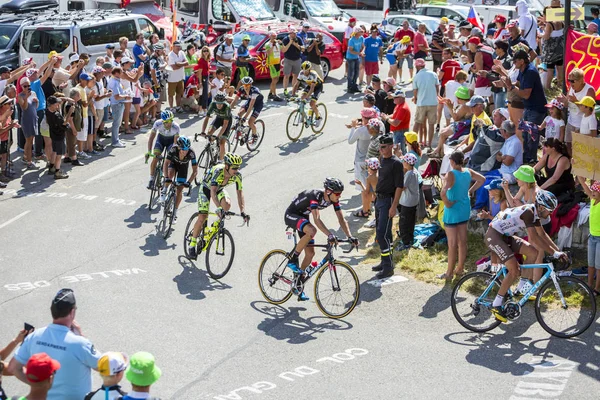 कर्ल डु ग्लॅंडन टूर डी फ्रान्स 2015 वर सायकलिस्टचा गट — स्टॉक फोटो, इमेज