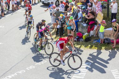 Grup bisikletçiler Col du Glandon - Fransa Bisiklet Turu 2015 tarihinde