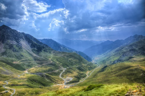 Strada in Pirenei Montagne — Foto Stock