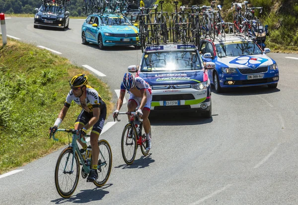 Col d'Aspin - Fransa Bisiklet Turu 2015 tarihinde iki bisikletçiler — Stok fotoğraf