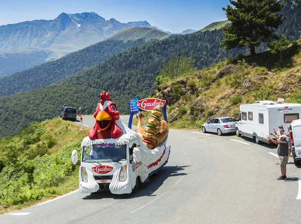Le Gaulois Vehicle in Pyrenees Mountains - Tour de France 2015 — Stock Photo, Image