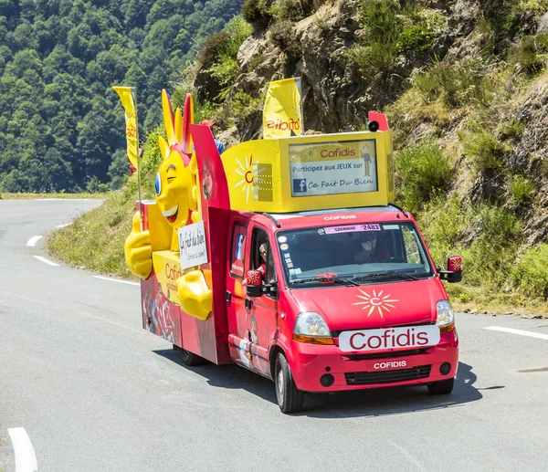 Cofidis Vehicle in Pyrenees Mountains - Tour de France 2015 — Stock Photo, Image